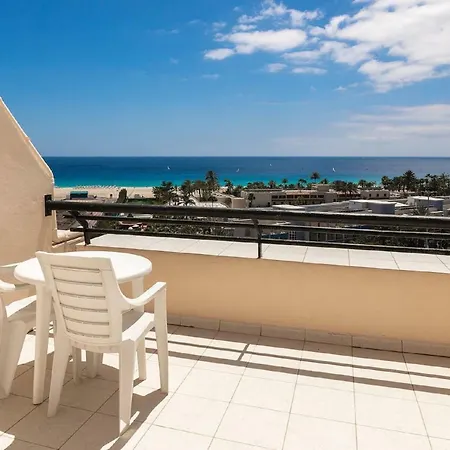 Apartamento On The Seafront, Overlooking The Beach, Swimming Pools, Equipped. Wifi *