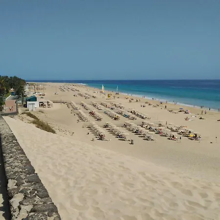 On The Seafront, Overlooking The Beach, Swimming Pools, Equipped. Wifi Apartamento